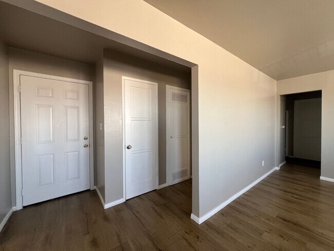 Building Photo - Beautifully Remodeled Home