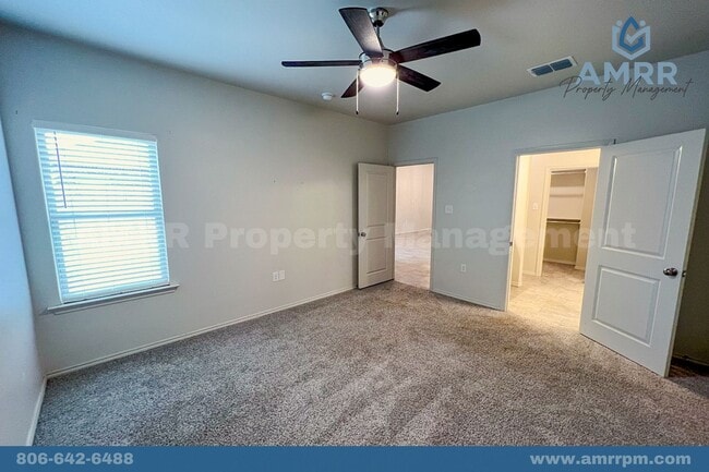 Building Photo - Rare 2 Bedroom Townhome in Wolfforth!