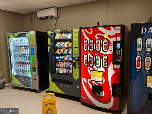 Building Photo - 355 I St SW