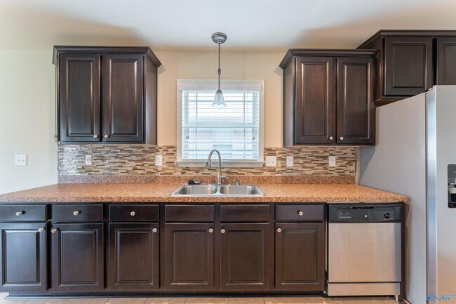 Building Photo - 115 Fields Pond Dr