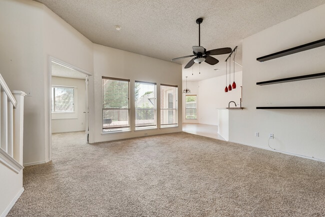 Building Photo - 3018 Blue Jay Ln