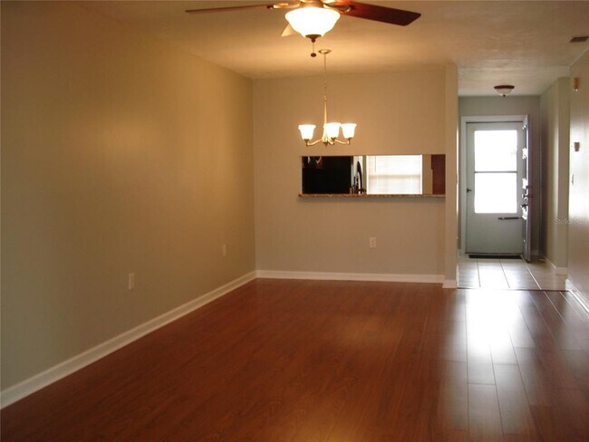 Building Photo - 2902 Bradley Ct