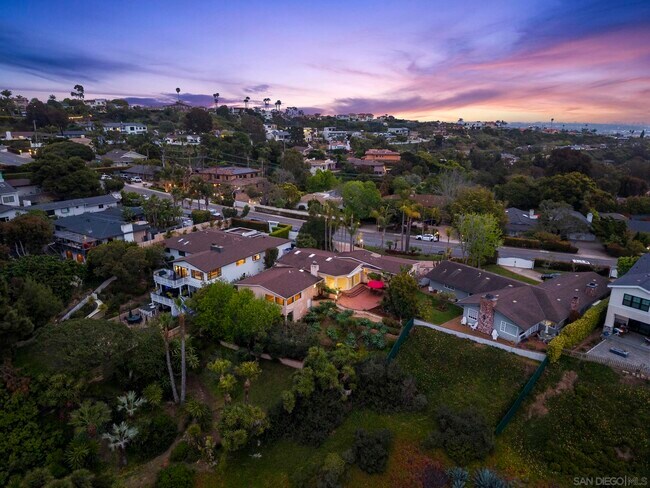 Building Photo - 6430 La Jolla Scenic S Dr
