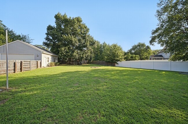 Building Photo - 1128 Grandy Ct