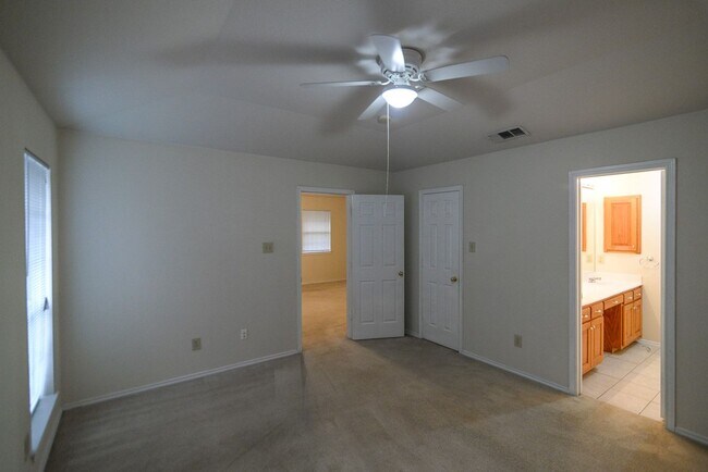 Building Photo - Spacious 2 Bedroom, 2 Bath Duplex – Over 1...
