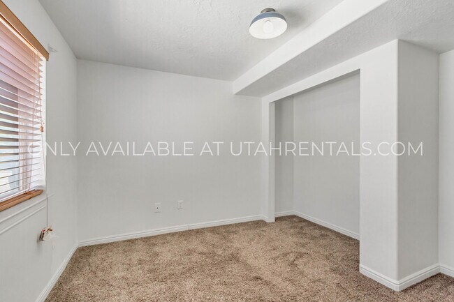 Building Photo - 1328 S 1550 E