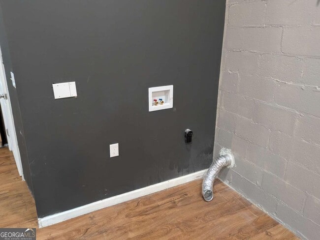 Building Photo - 242 N 5th Ave