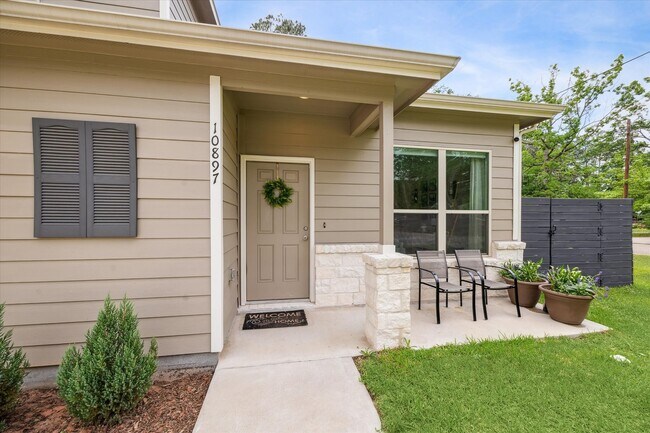 Building Photo - 10897 Mockingbird Pl