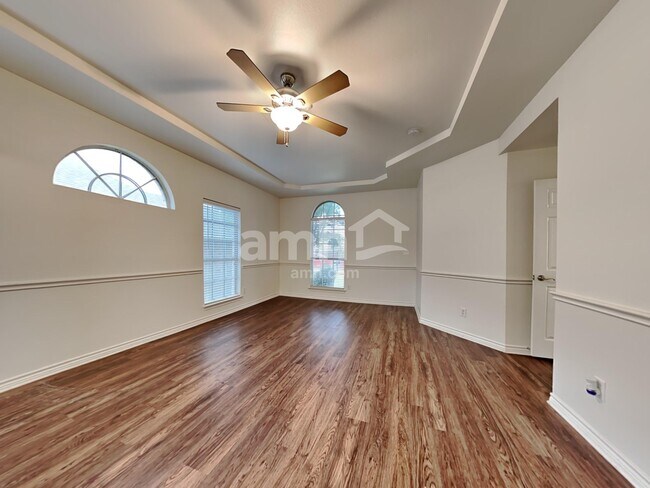 Building Photo - 222 Paradise Way