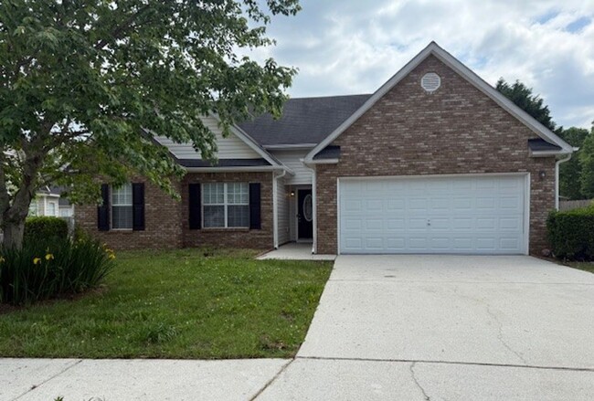 Building Photo - Beautifully Updated 3 BR / 2 BATH in Hampton!
