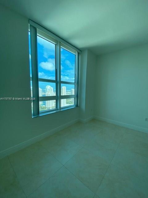 Building Photo - 950 Brickell Bay Dr