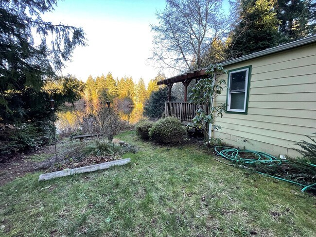 Building Photo - Lakebay 3 Bedroom Available Now, Fenced Yard & More!