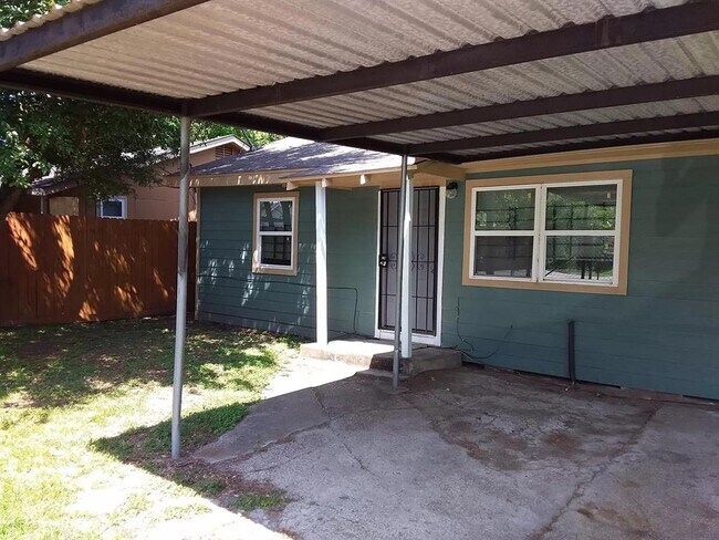 Building Photo - 7909 Woodward St