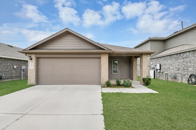 Building Photo - 16916 Rich Pines Dr
