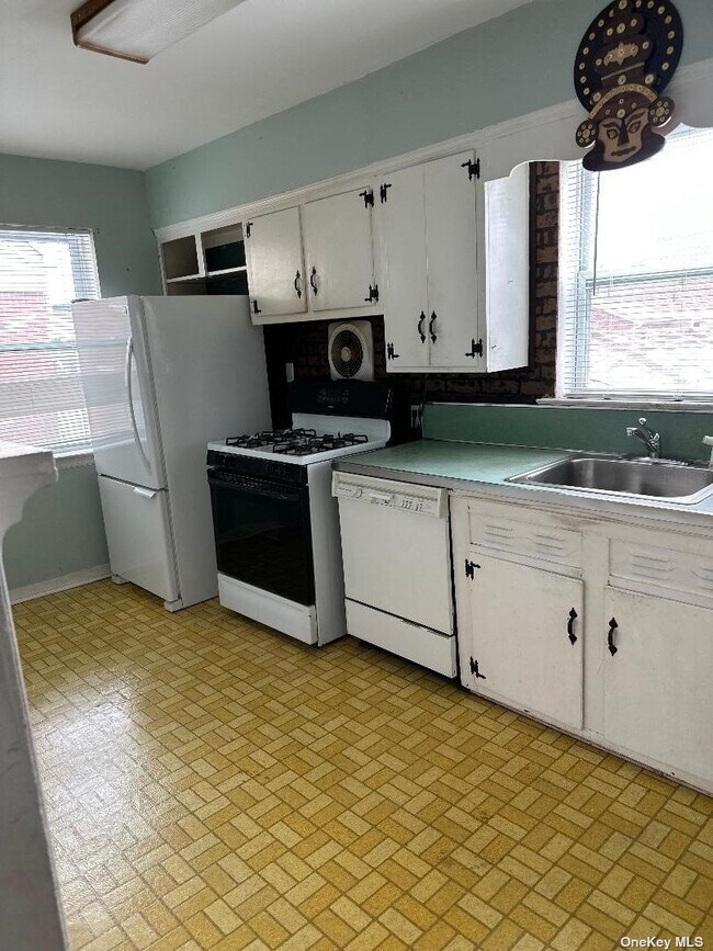 Building Photo - 76-16 270th St