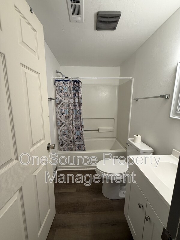 Building Photo - 539 W Georgia St