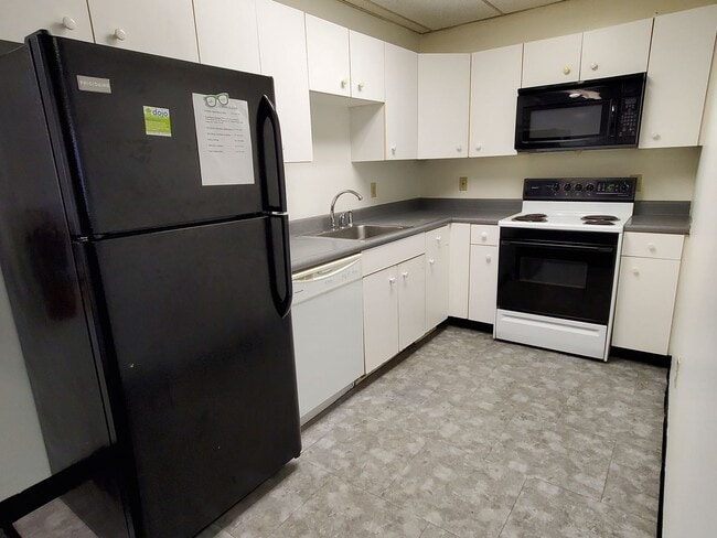 Interior Photo - 131 N. Sparks St.