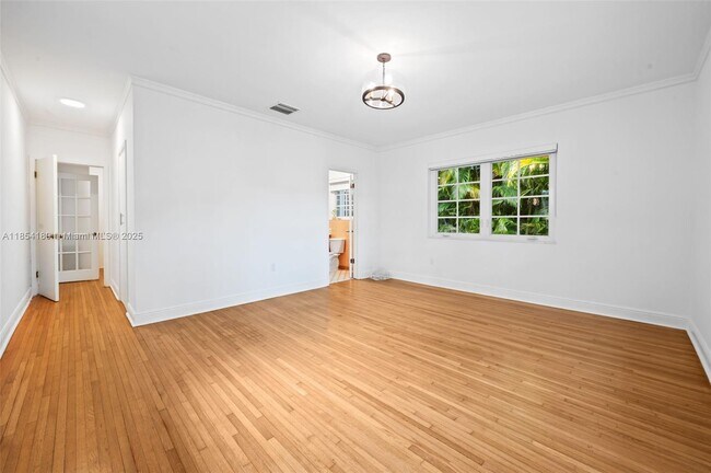 Building Photo - 4114 Santa Maria St