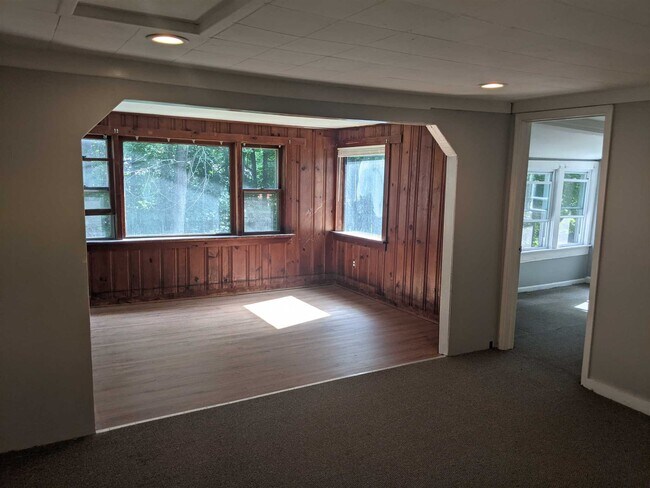 Building Photo - 1943 New Hackensack Rd