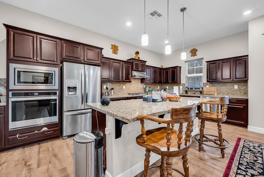 Building Photo - 33 Irby Ranch Dr