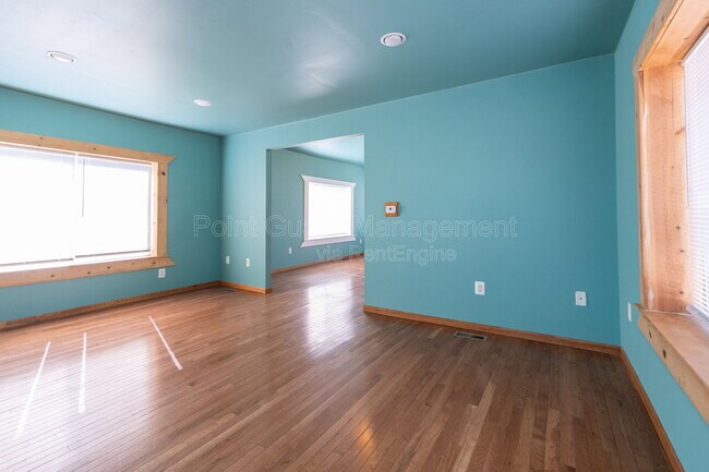 Building Photo - 421 N Emporia Ave