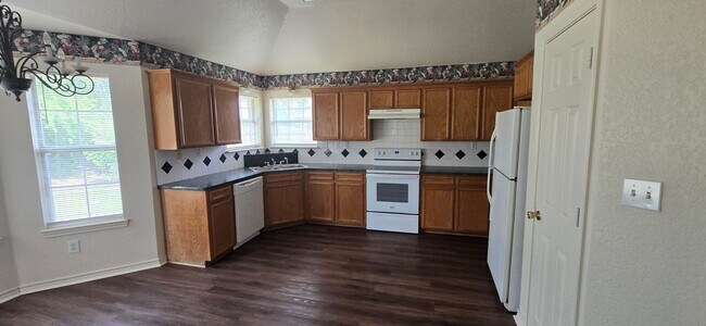 Building Photo - 4505 Hitchrock Dr
