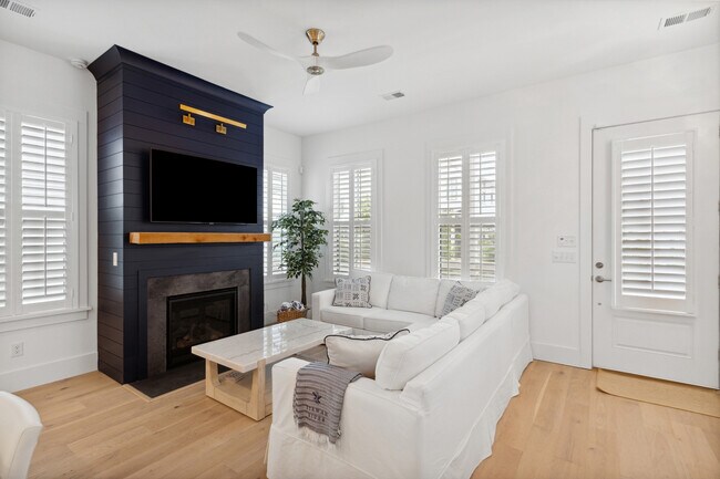 Building Photo - 1470 Mizzen Alley