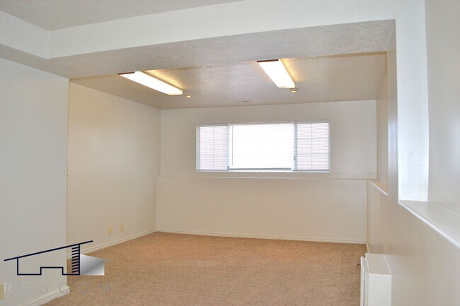 Building Photo - 1140 US-89