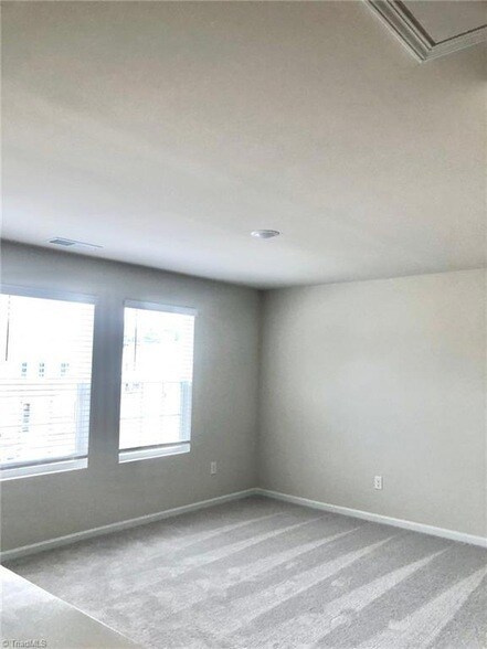 Building Photo - 6022 Wren Dr