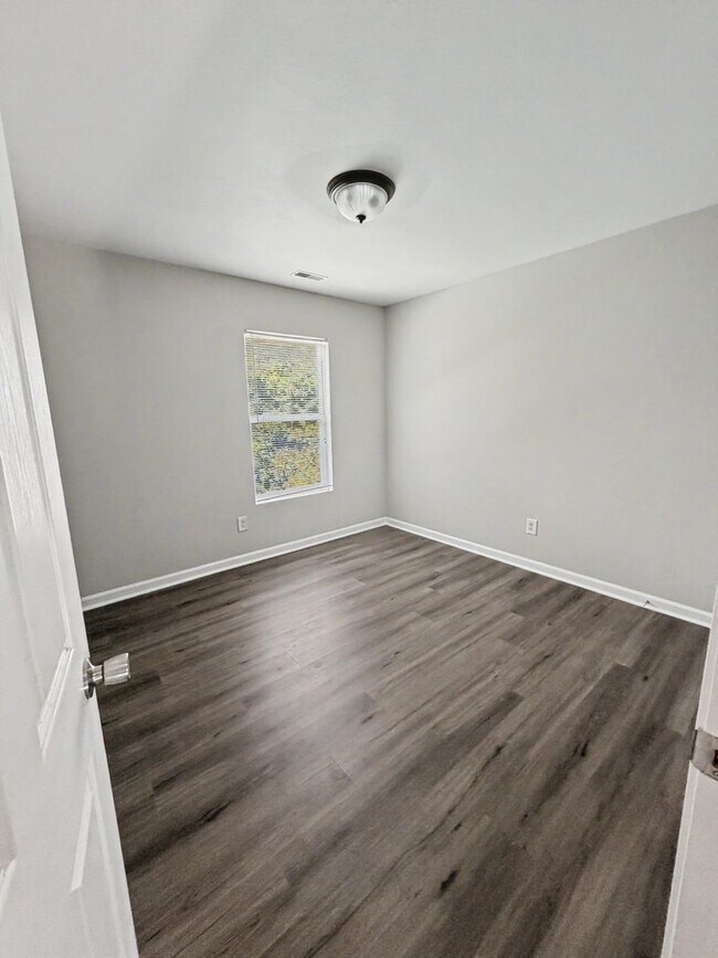 Building Photo - 2717 Forest Grove Ct
