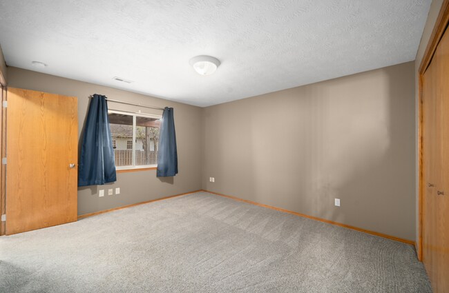 Building Photo - 1202 E 61st St