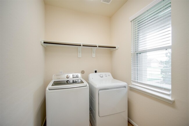 Building Photo - 14215 Campo Vista Dr