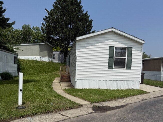 Building Photo - 3518 Wayside Terrace