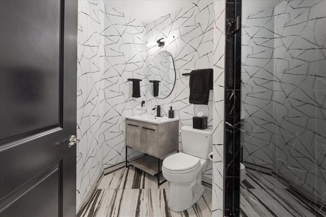 Building Photo - 500 Throckmorton St