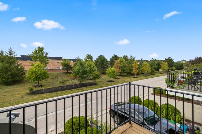 Building Photo - 226 Straughn Ln