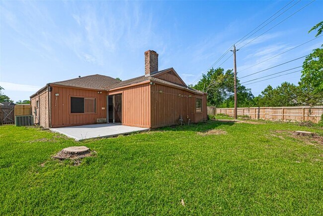 Building Photo - 12922 Ashford Chase Dr