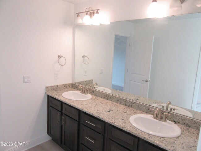 Building Photo - 3836 Redbud Wy