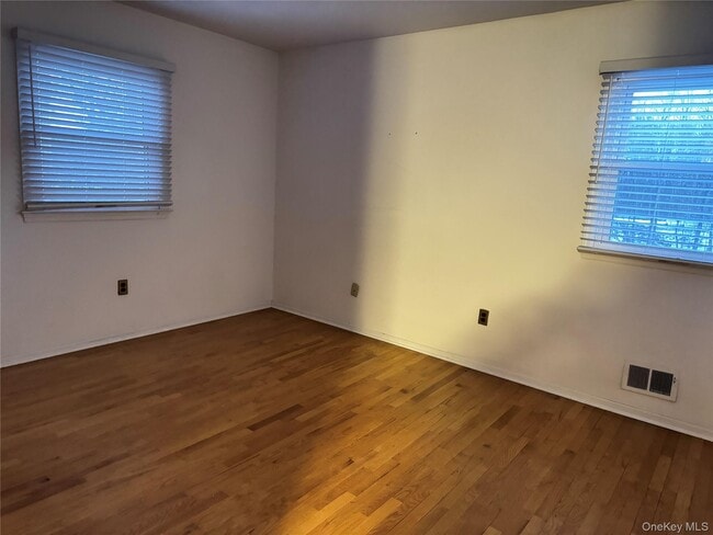 Building Photo - 9 Glen Rose Ct