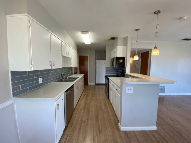 Building Photo - Check out this Three bedroom, one bedroom home COMING SOON!