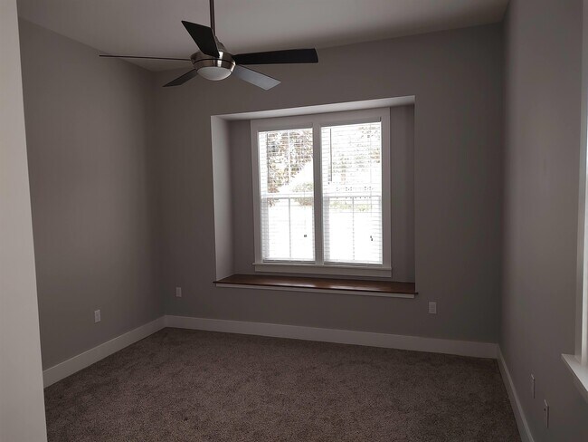 Building Photo - 3549 Esplanade Way