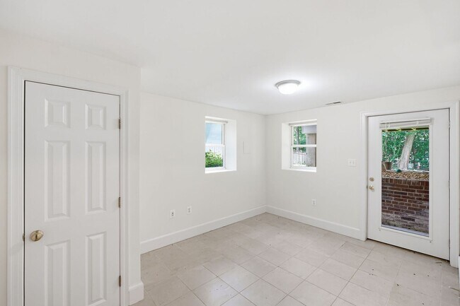 Building Photo - Chevy Chase Home | 4 Bed | 3.5 Bath | 2,500 Sf | Driveway Parking | Large Fenced-In Backyard w/ Deck