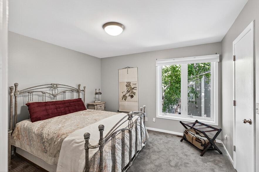 Primary Bedroom - 220 2nd St NE