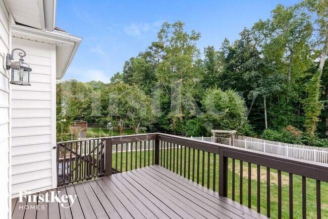 Building Photo - 209 Bennington Dr