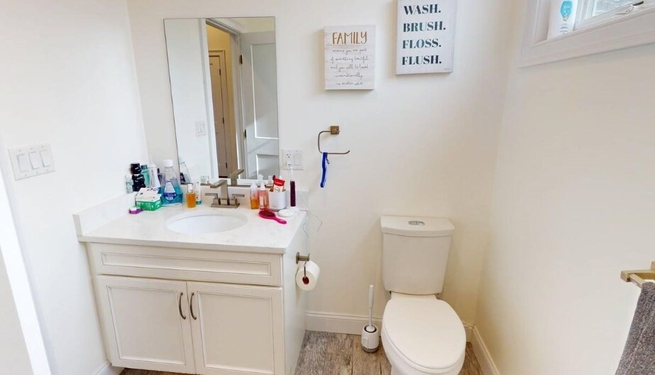 Building Photo - 4 Market St