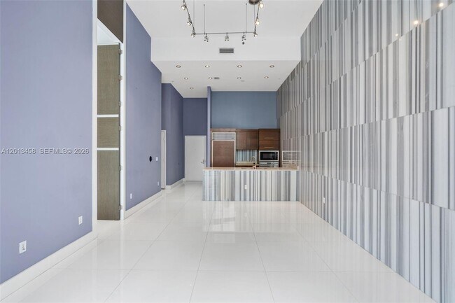 Building Photo - 475 Brickell Ave