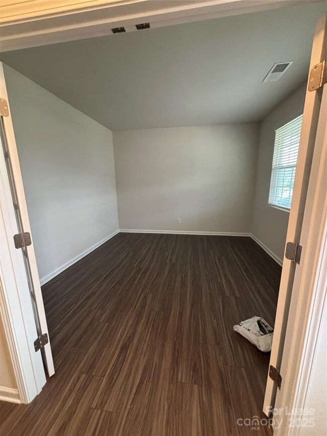Building Photo - 3147 Cheyney Park Dr