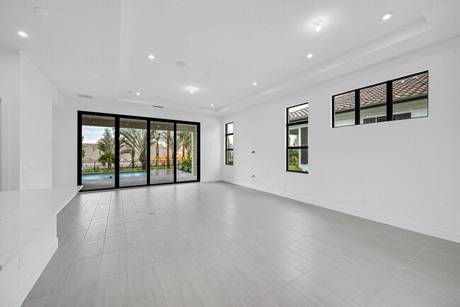 Building Photo - 13917 Vivant Dr