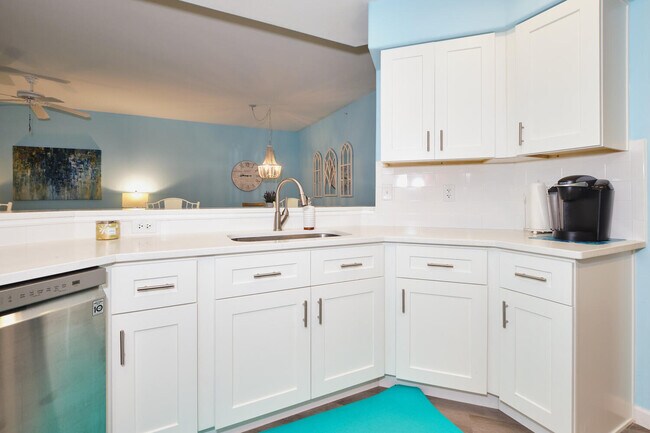 Building Photo - 9100 Southmont Cove