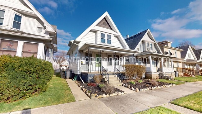Building Photo - 3 Bedroom 1 Bathroom Home for Rent Near Gl...
