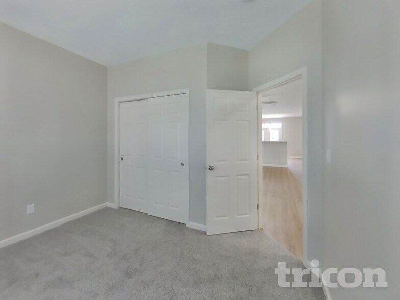 Building Photo - 8140 Elsen Ridge